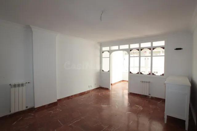 AMPLIO PISO DE 4 DORMITORIOS EN LOS ALMINARES