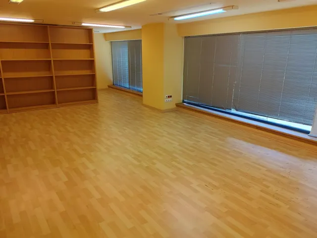 Local comercial 389m² en venta - Santa Margarita-Los Puentes — 41