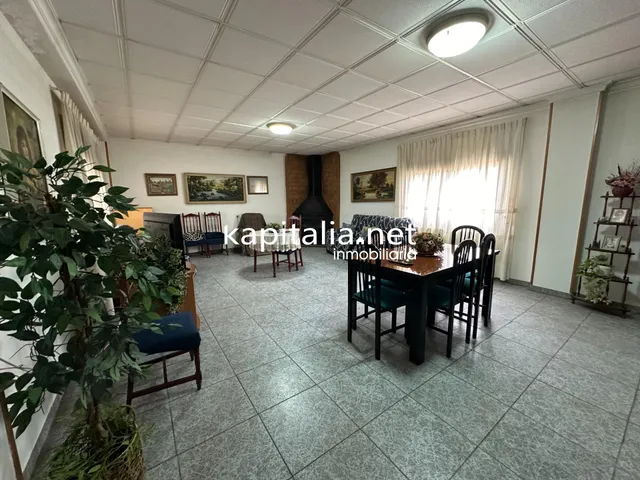 Chalet a la venta en Cocentaina, Alicante. — 3