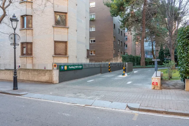Parking 12m² en alquiler - Barcelona — 2