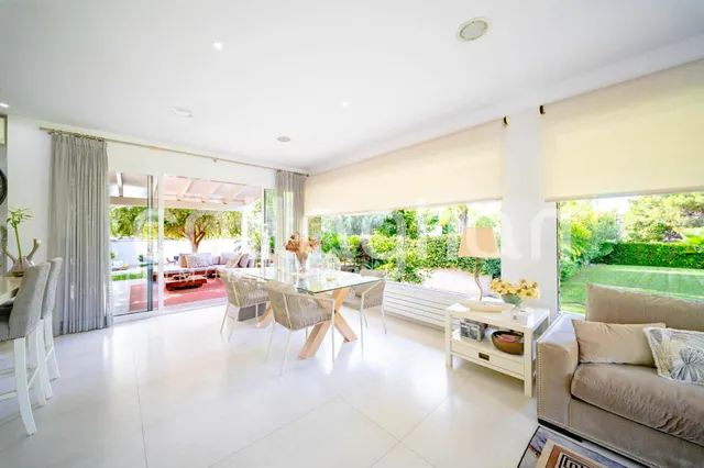 Exclusiva vivienda en Cruz de Gracia: elegancia, amplitud y privacidad — 40
