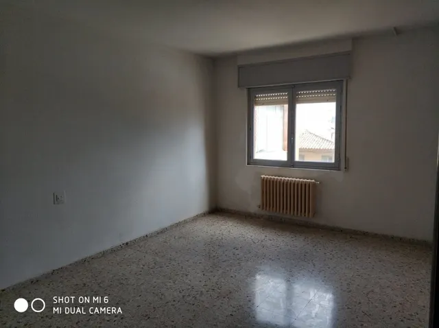 SE VENDE PISO EN EL CENTRO, 3 HAB., SALÓN, COCINA, BAÑO, TRASTERO, 2º SIN ASCENSOR. — 5