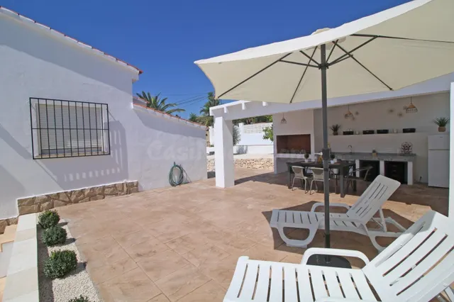 Atractiva Casa de Una Sola Planta en Urbanización Soleada co - foto 4