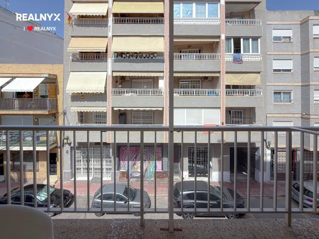 GRAN ÁTICO EN TORREVIEJA: 4 HAB, 1 BAÑO — 10