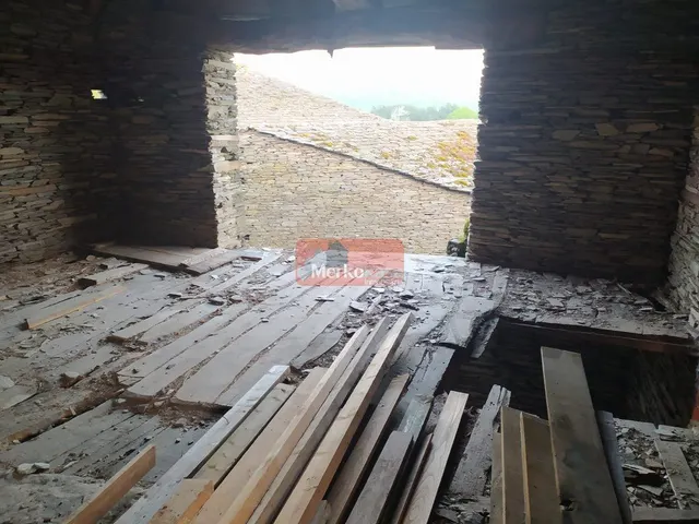 SE VENDE CASA SEMI-REFORMADA EN COESES A 12 KMS DE LUGO. — 10