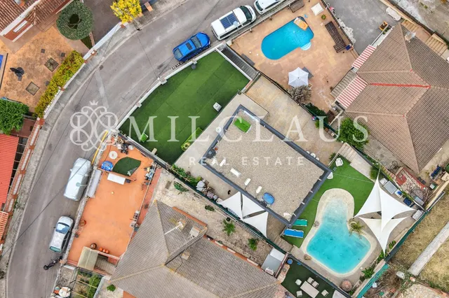 Casa o chalet independiente en venta en Calle d'Enric Morera — 6