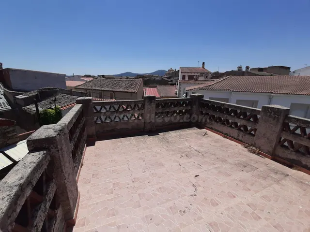 Gran casa con patio y pozo en Valdefuentes - foto 4