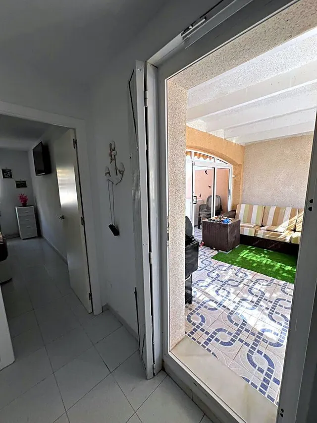 Bungalow con piscina comunitaria, Alicante, Orihuela Costa. 3 habitaciones, 105 m2, 3 kilómetros del mar — 29