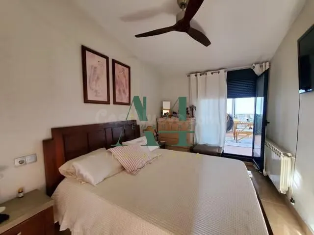 Exclusivo Ático Dúplex en Cáceres - Espacio y Confort — 6