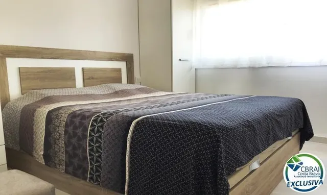 Apartamento reformado con amplia terraza y aparcamiento privado en Santa Margarita Roses — 12
