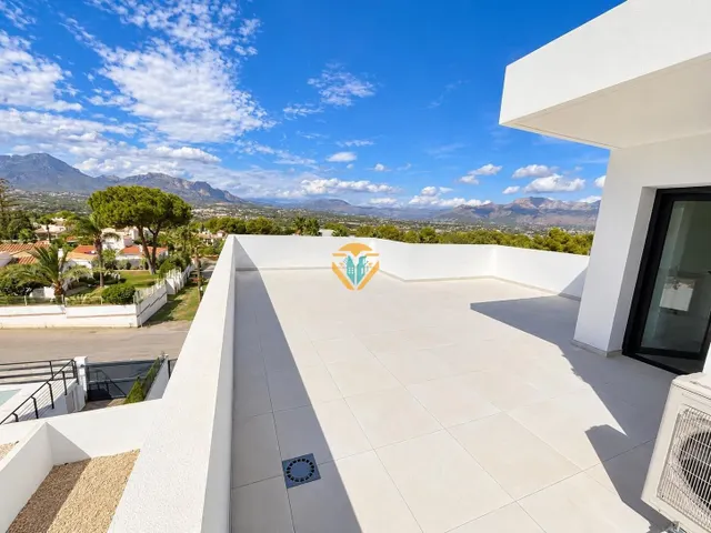 Exclusivo Chalet de Obra Nueva en Albir - Alfaz del Pi - foto 5