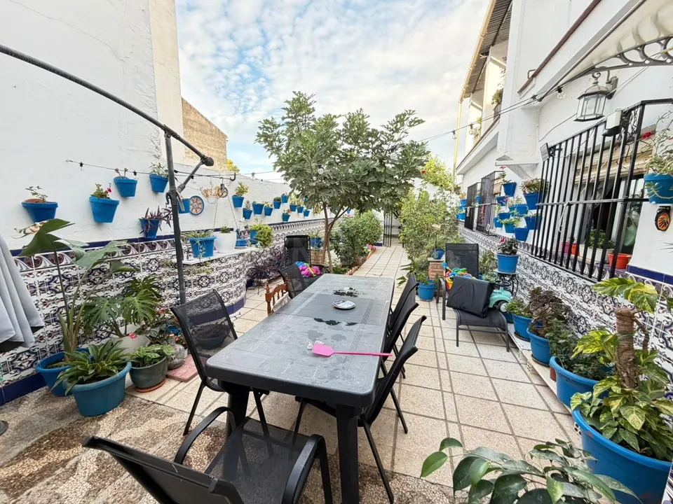 Amplia Casa en Alameda, Andalucía - Ideal para Entrar a Vivir