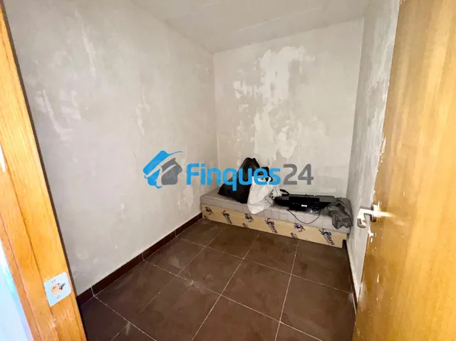 OPORTUNIDAD ÚNICA EN EL CENTRO DE MANRESA – IDEAL INVERSORES - foto 4