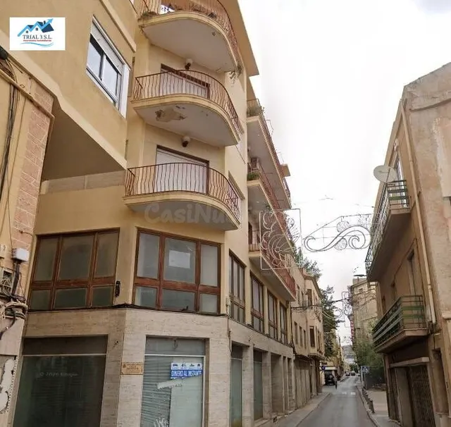 Venta de edificio en Elda (Alicante) — 2