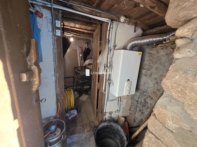 CASA reformada, con finca llana 3.300 m2 a 10 km. XINZO DE LIMIA. — 14