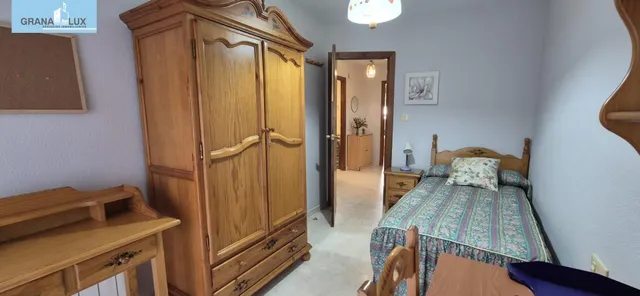 ¡Tu nuevo hogar te espera! Amplio piso en alquiler preferiblemente chicas — 25