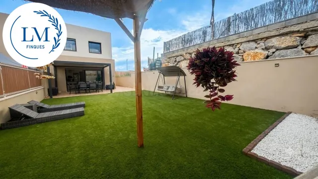 Espectacular casa a tres vientos de obra nueva (2024) con gr