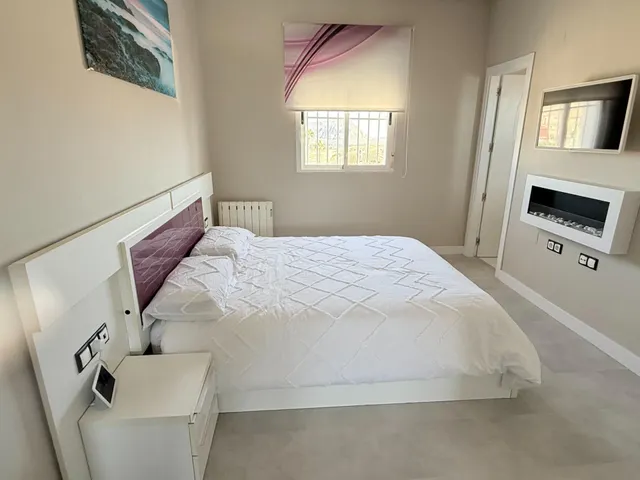 Un chalet totalmente reformado con vistas a la montaña — 18