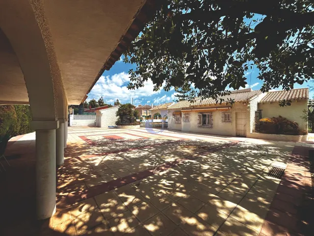 Magnifica villa en primera línea del mar en Orihuela Costa — 5