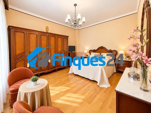 Amplio piso de 4 habitaciones en el centro de Manresa — 14