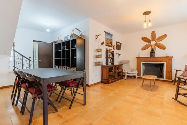 CASA CON AMPLIO JARDÍN EN CANTARRANAS — 21
