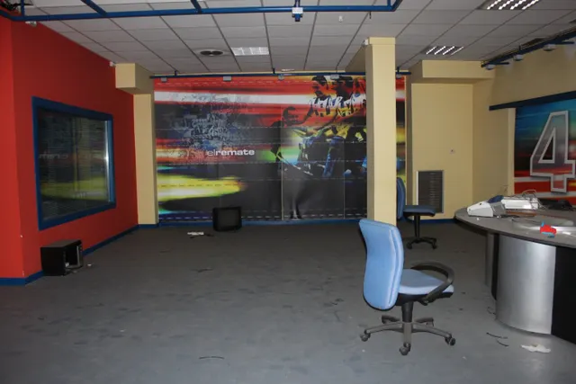LOCAL COMERCIAL EN LA ZONA ALTA — 4