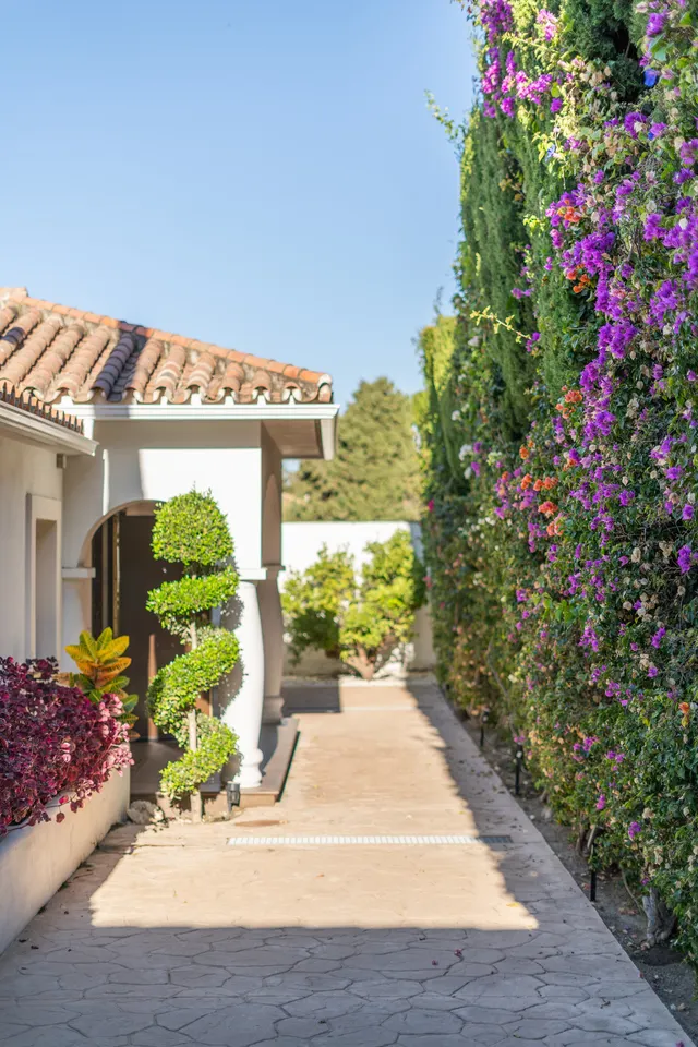 Chalet 7 habitaciones 420m² en venta - Altos de Estepona — 46