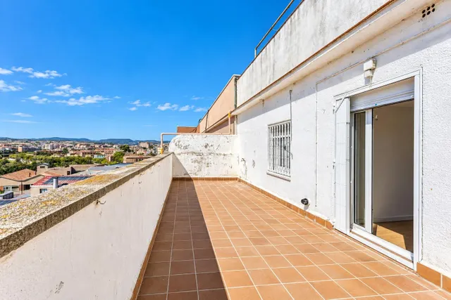 Àtic en venda a Igualada amb terrassa i vistes - foto 3