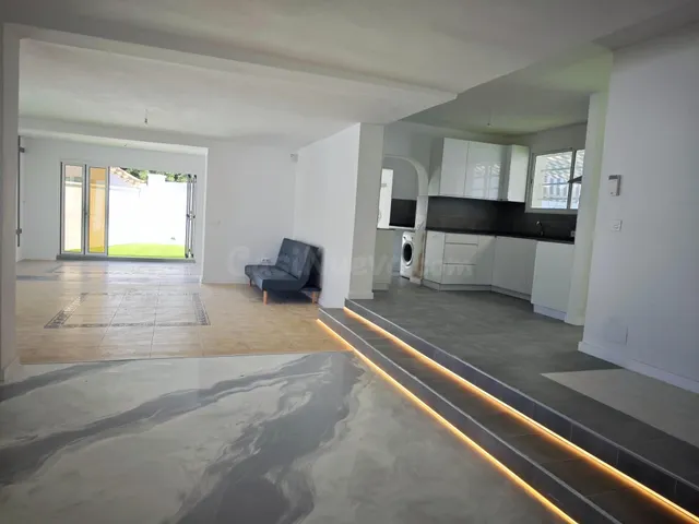 Villa en Torreblanca urbanización con piscina de una sola pl - foto 5