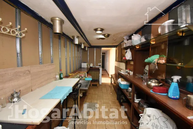 AMPLIA CASA PARA REFORMAR CON 7 DORMITORIOS EN EL CENTRO — 20