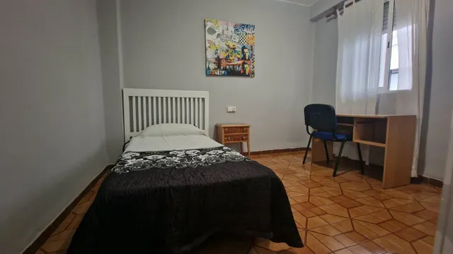 Amplio y luminoso piso de 3 habitaciones — 10
