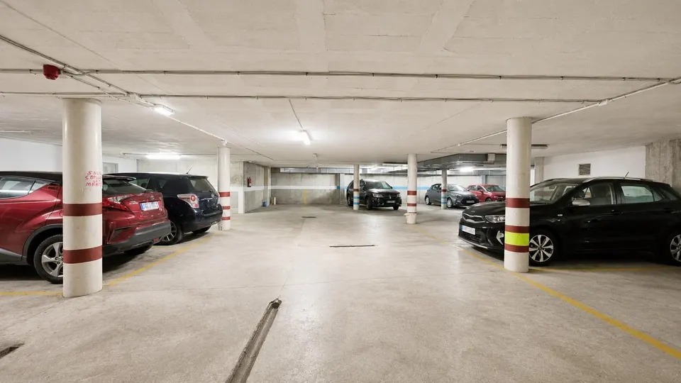 Plaza de aparcamiento en Foners: cómoda, segura y bien ubicada
