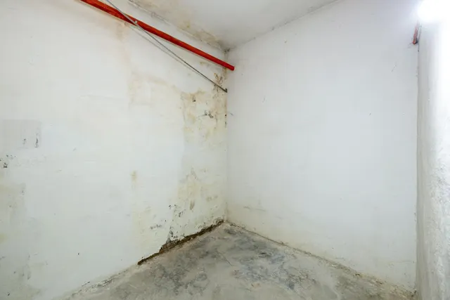 Plaza de garaje y trastero junto al Hospital de Traumatología — 8