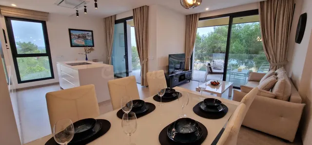 Elegante apartamento de 3 dormitorios con amplia terraza — 5