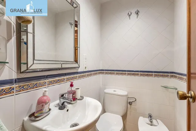 AMPLIO PISO EN PLAZA DE LAS DESCALZAS — 26