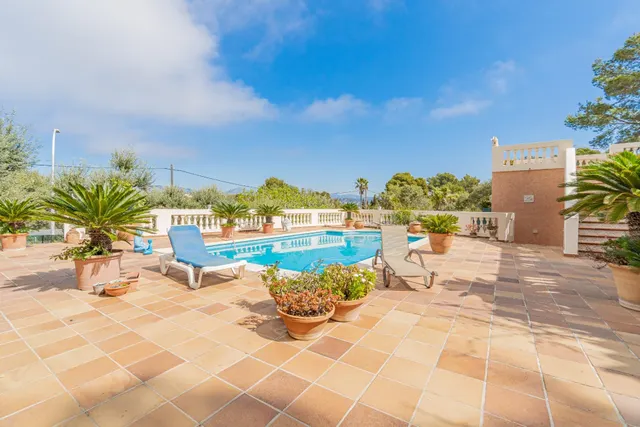 HERMOSA VILLA DE LUJO EN SANTA PONSA, CON PISCINA - foto 3
