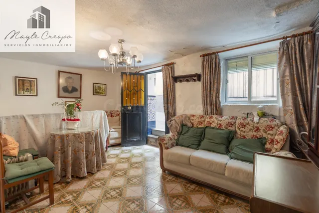 BONITA CASA PARA REFORMAR — 3