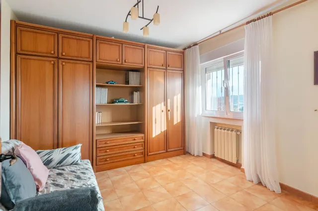 Casa con finca, seis dormitorios y amplio garaje a tres minutos del centro de noreña — 15