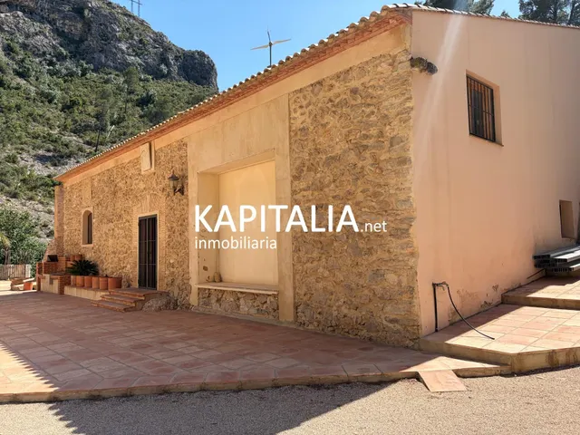 ACOGEDOR CHALET EN UN ENTORNO INMEJORABLE EN EXCLUSIVA EN KA