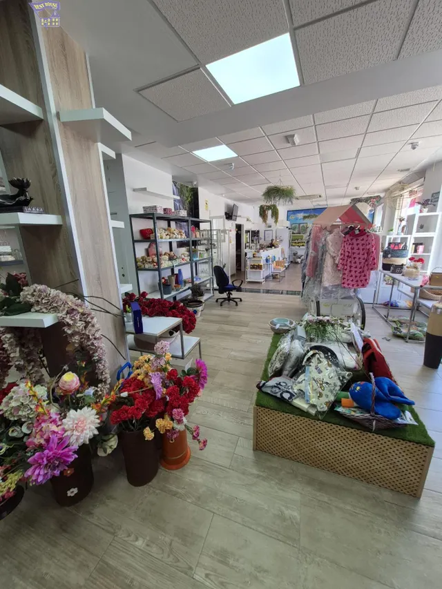 SE VENDE DOS LOCALES COMERCIALES EN ZONA EL PORTICHUELO — 7