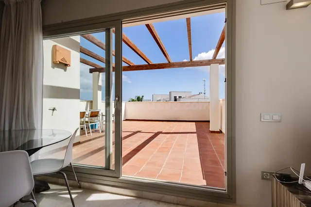 Ático exclusivo con gran terraza y vistas al mar - foto 4