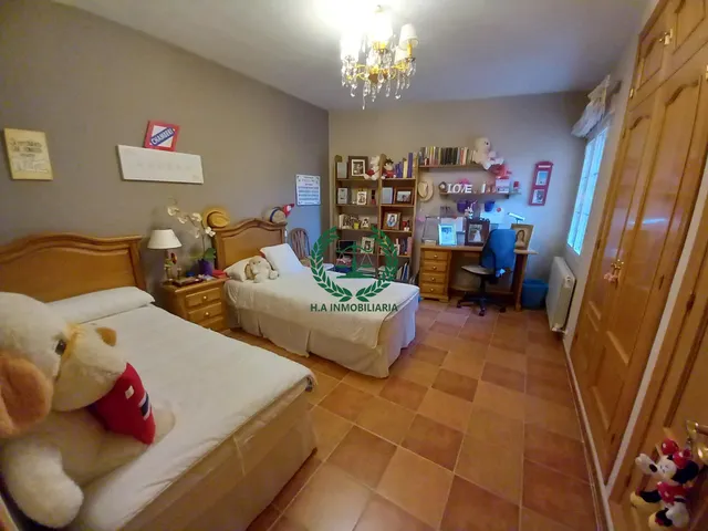 SE VENDE CHALET INDEPENDIENTE EN VENTURADA (SIERRA NORTE)  . JARDIN Y TERRAZA — 31