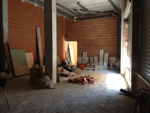 Local comercial 182m² en venta - Pueblo 8 — 9