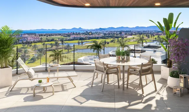 Residencia de nueva construcción en primera línea del campo  - foto 3