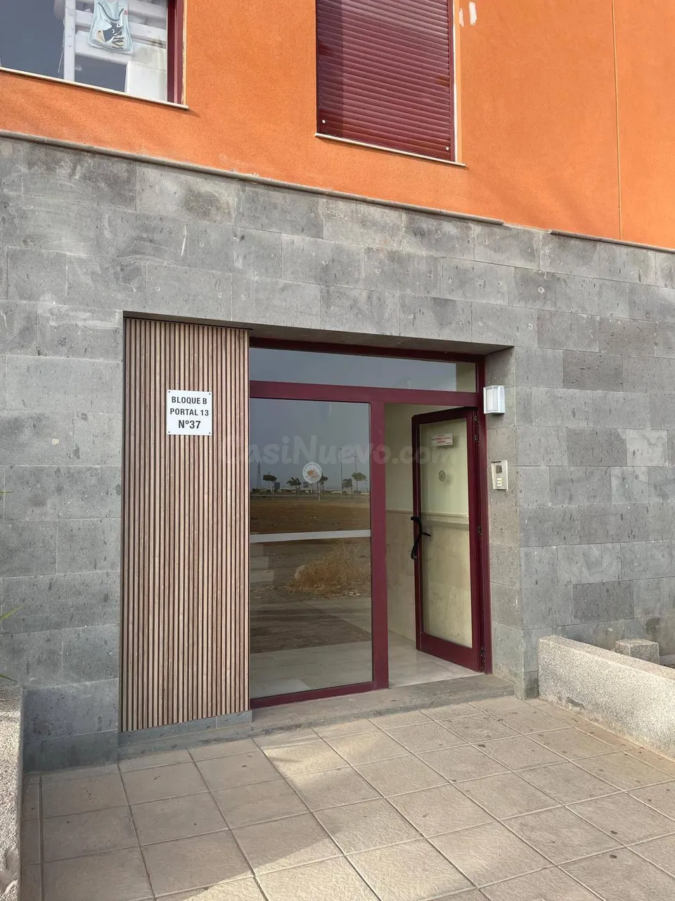 PISO EN VECINDARIO