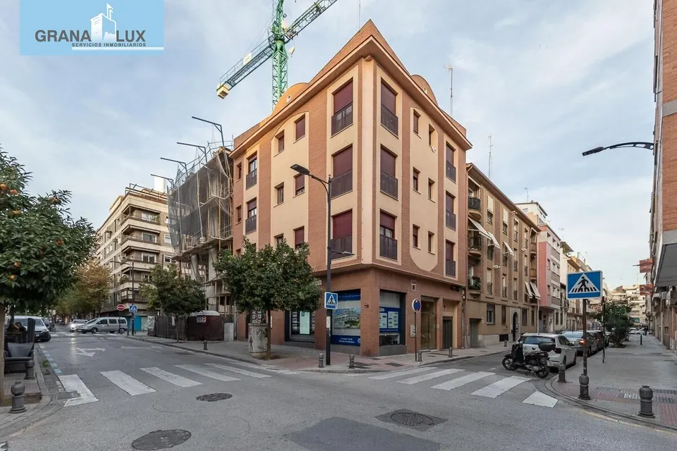 MAGNIFICA PLAZA DE GARAJE EN BARRIO FIGARES - JUNTO A CALLE ALHAMAR