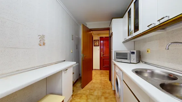 Piso de tres dormitorios de nueva construcción y con garaje — 21