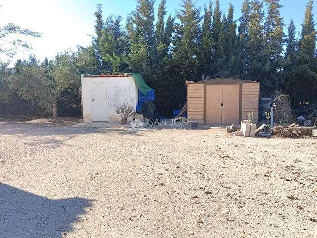 SE VENDE CHALET EN BUEN ESTADO EN ASPE ZONA CARRETERA DE LA ROMANA — 25