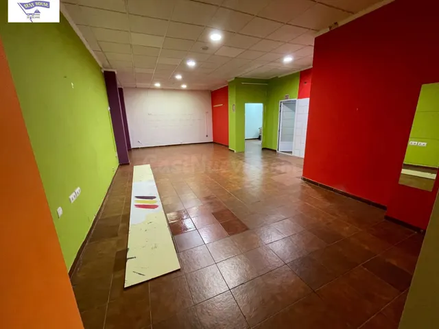 Local comercial 112m² en venta - Ensanche-Franciscanos - foto 3