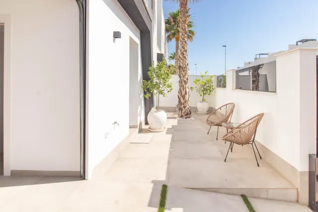 Villa de 3 dormitorios y 3 baños en santiago de la rivera (san pedro del pinatar) — 49